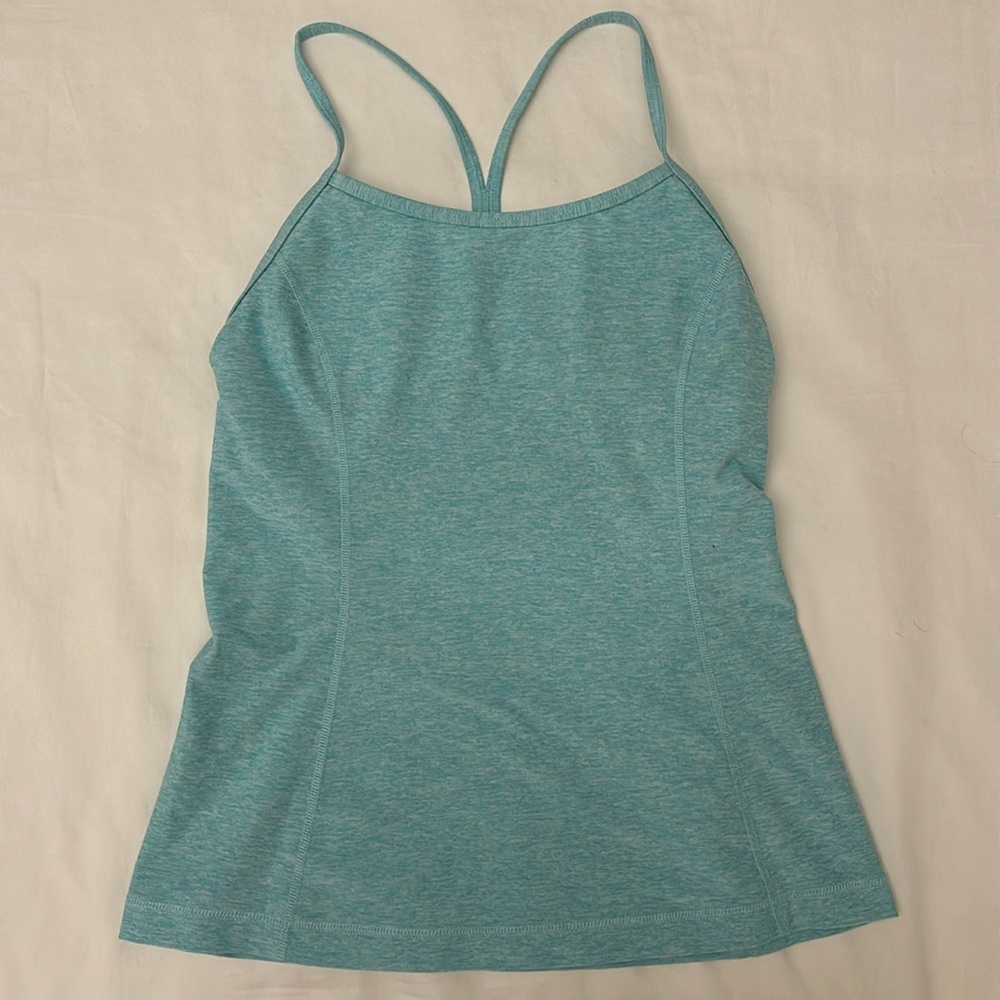 UNDER ARMOUR PADDED WORKOUT TOP
